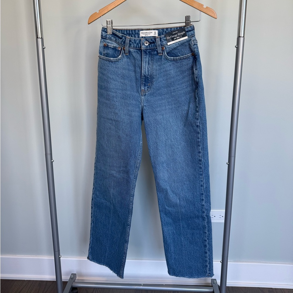 Abercrombie & Fitch Vintage Straight HighRise Frayed Hem Jeans size24 CurveLove